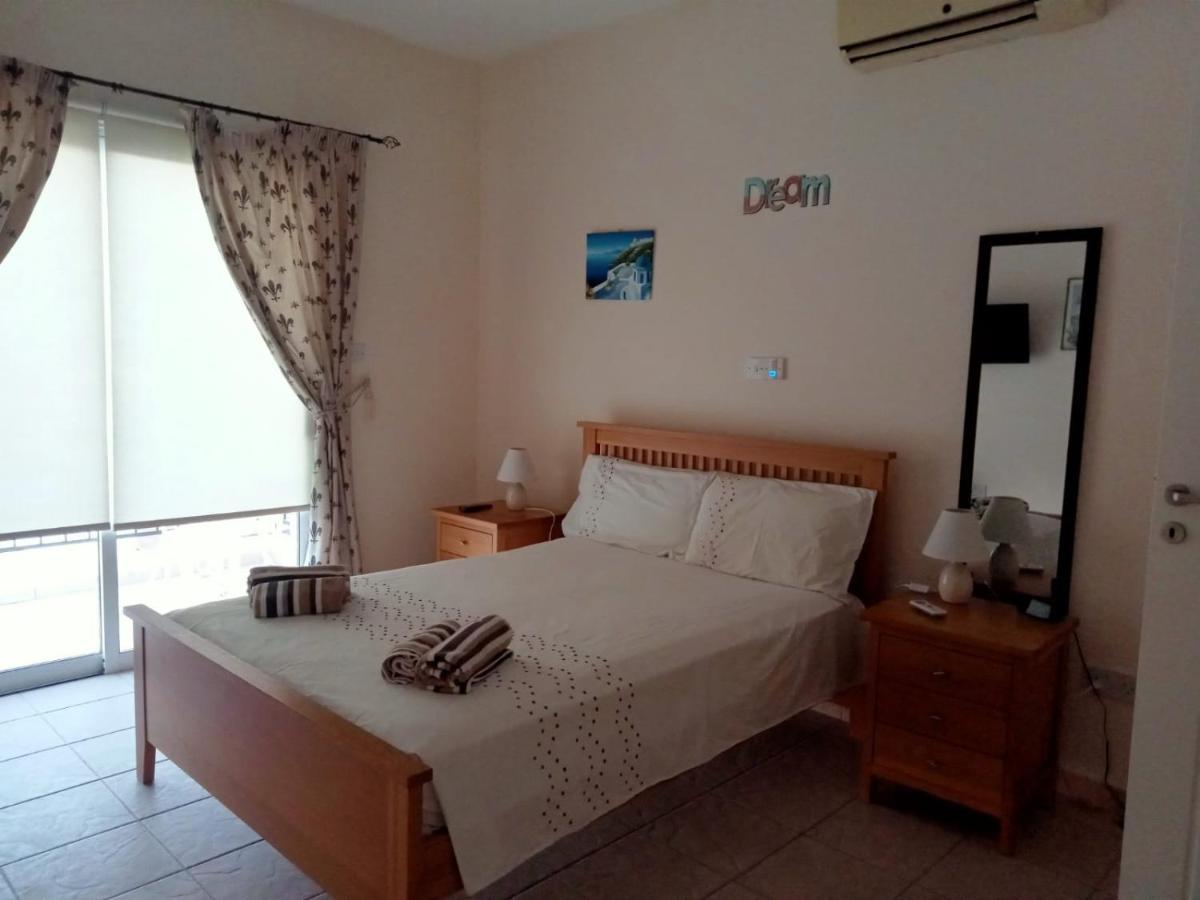 No3,23 Neilmmantos St Peyia Villa Buitenkant foto