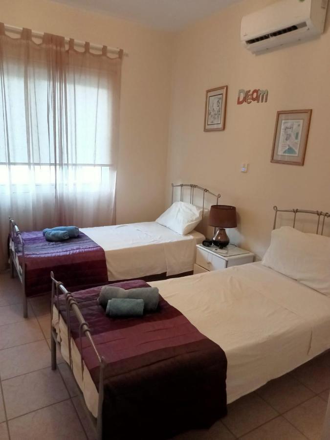 No3,23 Neilmmantos St Peyia Villa Buitenkant foto