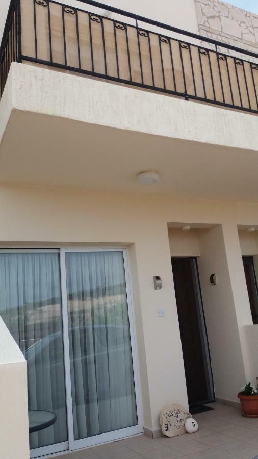 No3,23 Neilmmantos St Peyia Villa Buitenkant foto